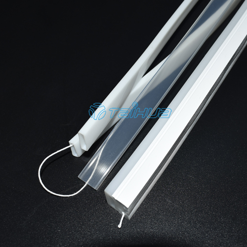 一體擠壓成型霓虹燈硅膠燈帶與硅膠套管燈帶有何區別