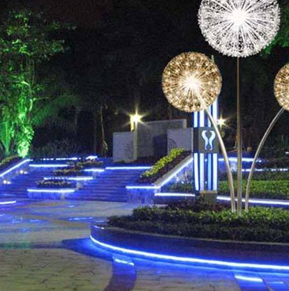 霓虹燈硅膠燈帶的優勢以及戶外使用范圍